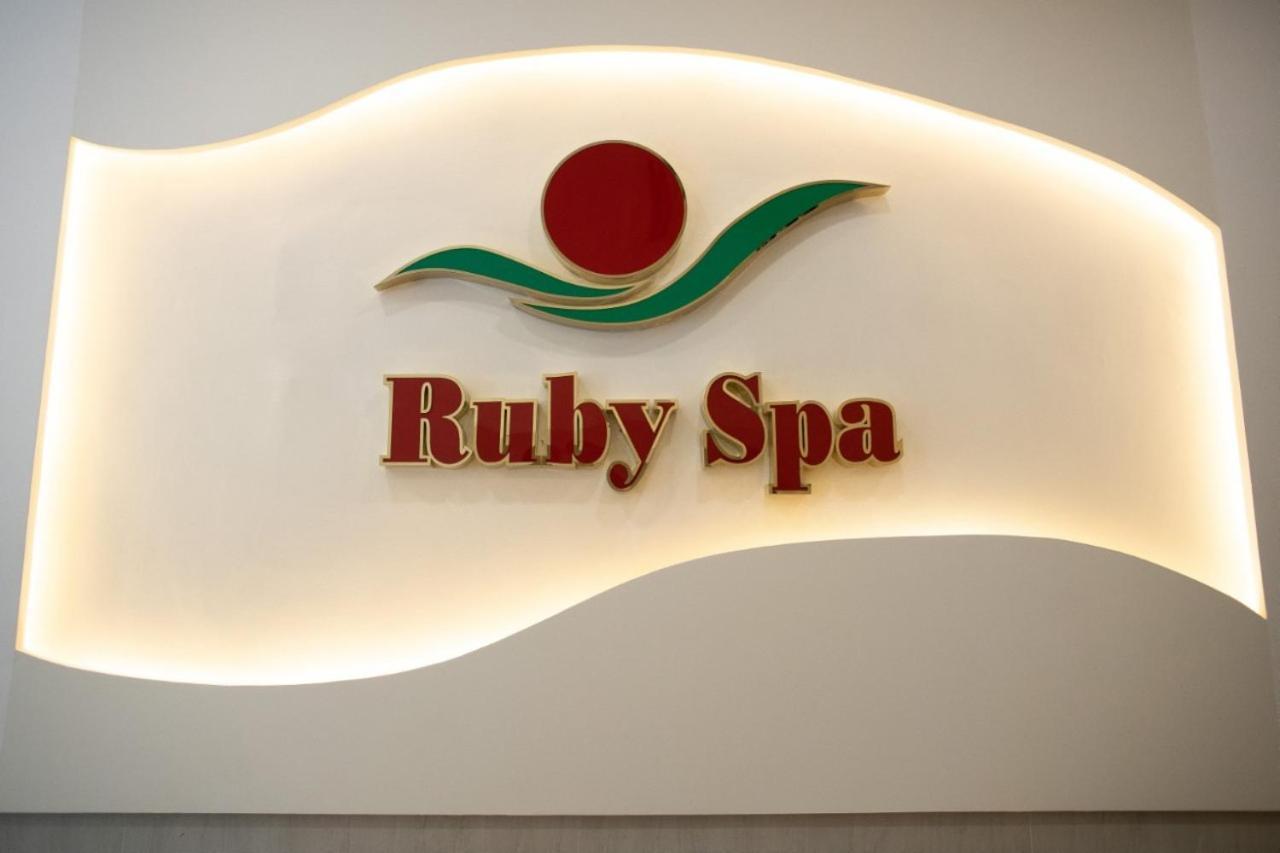 Ruby Hotel Хошимін Екстер'єр фото