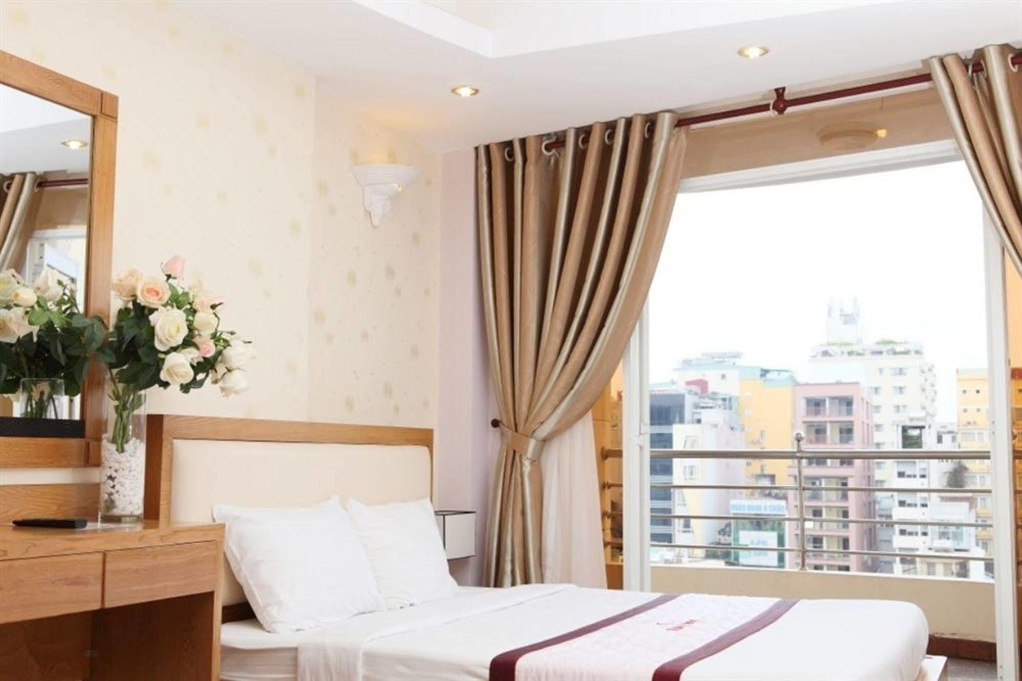 Ruby Hotel Хошимін Екстер'єр фото